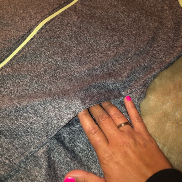 Hooded vest - Picture 2 of 3